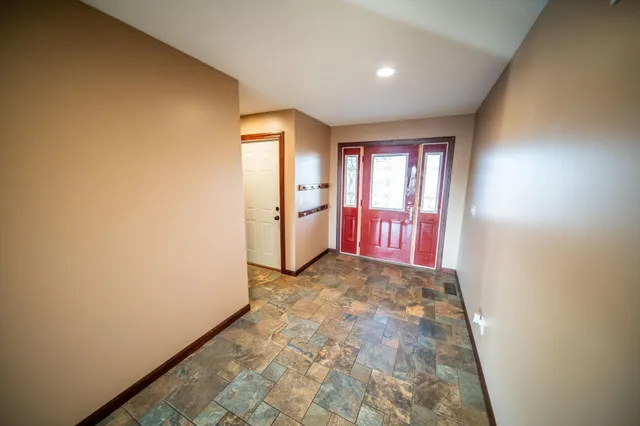 $490,000 | 580 Canyon Lane Northwest, Eyota, MN 55934