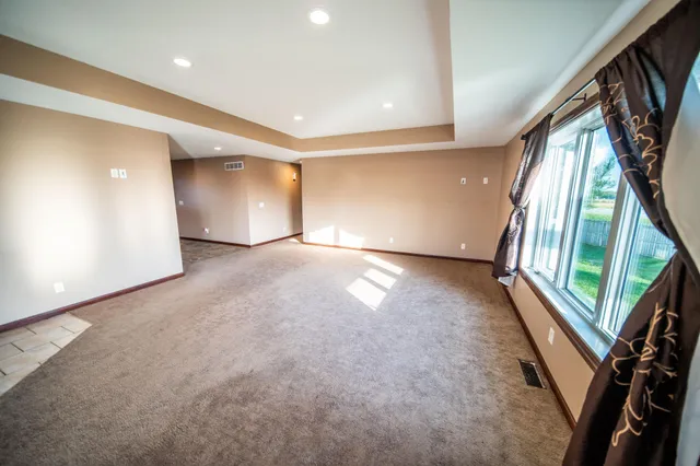 $490,000 | 580 Canyon Lane Northwest, Eyota, MN 55934