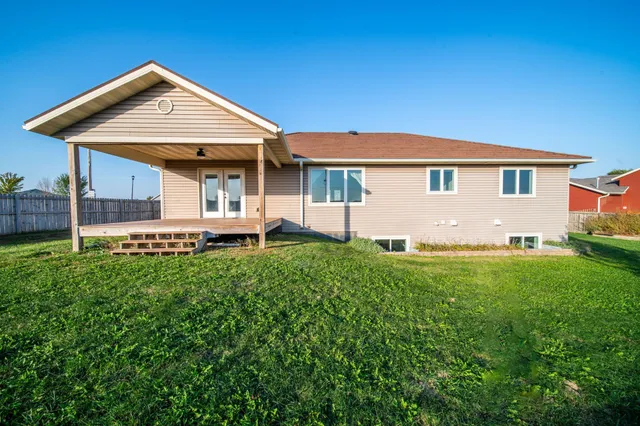 $490,000 | 580 Canyon Lane Northwest, Eyota, MN 55934