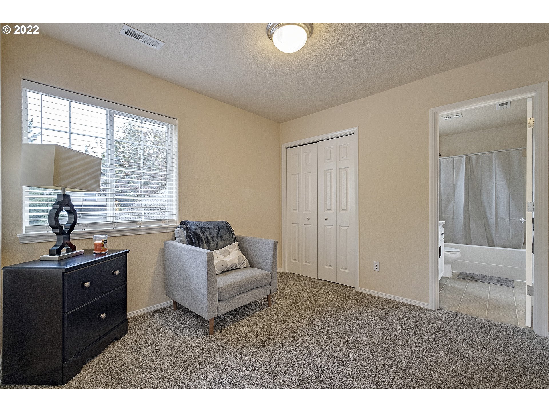 40348 Therese Street Sandy, OR 97055 - Photo 21 of 28 a living room with furniture and a window