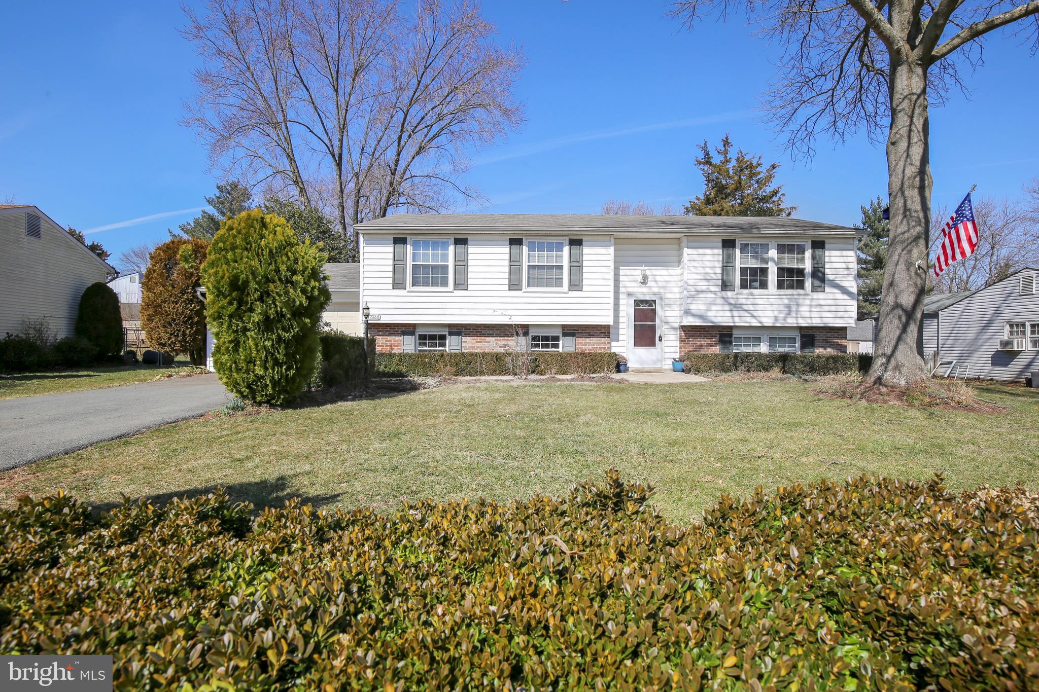 17324 Whitaker Road Poolesville, MD 20837 - Photo 2 of 32 Off the road... on a side street!