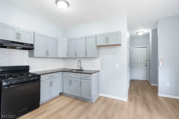 $1,700 | 68 Garside Street, Newark, NJ 07104