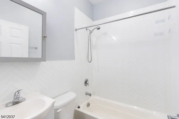 $1,700 | 68 Garside Street, Newark, NJ 07104