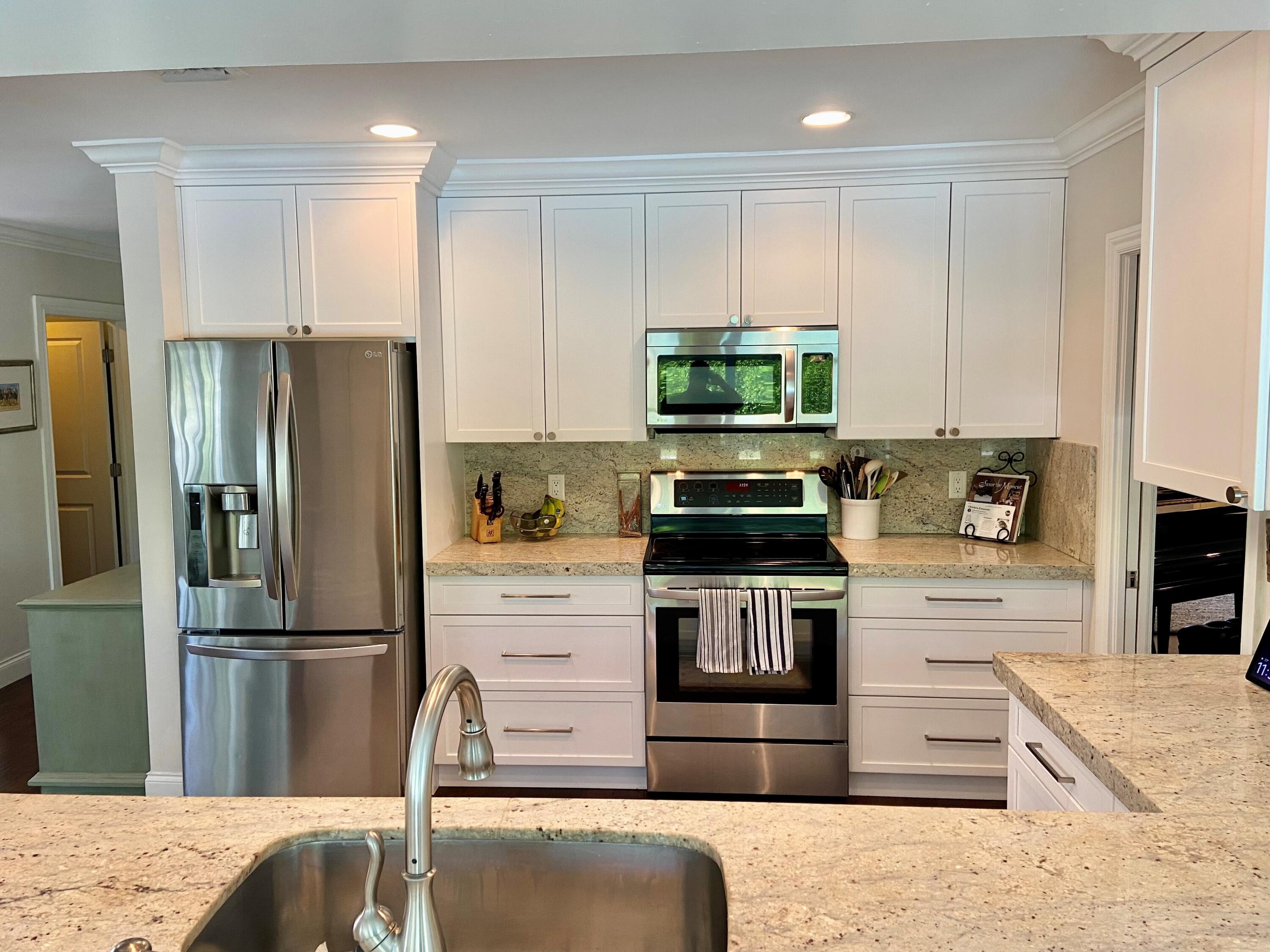 625 Elm Tree Lane Boca Raton, FL 33486 - Photo 14 of 34 Kitchen