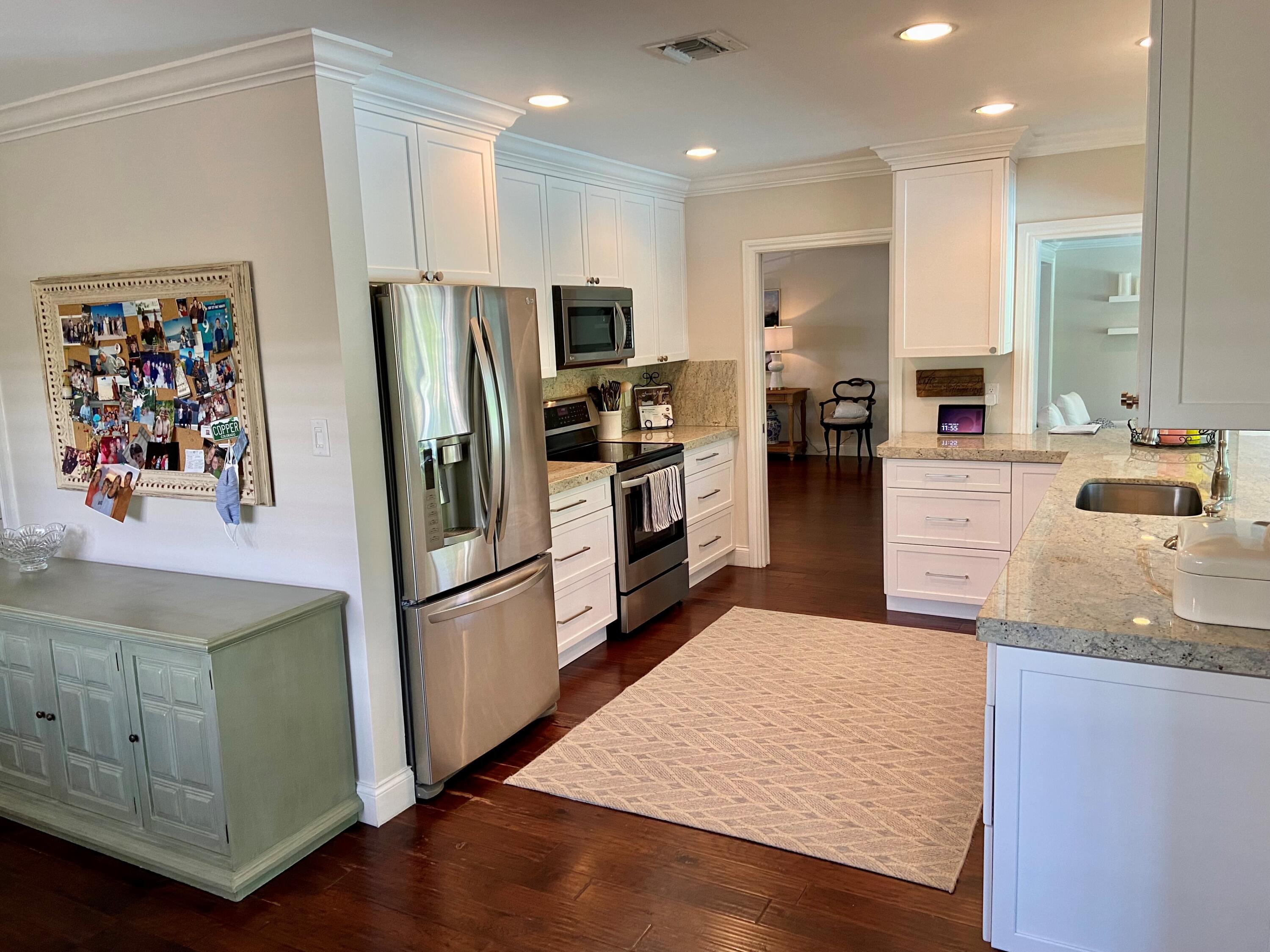 625 Elm Tree Lane Boca Raton, FL 33486 - Photo 17 of 34 Kitchen