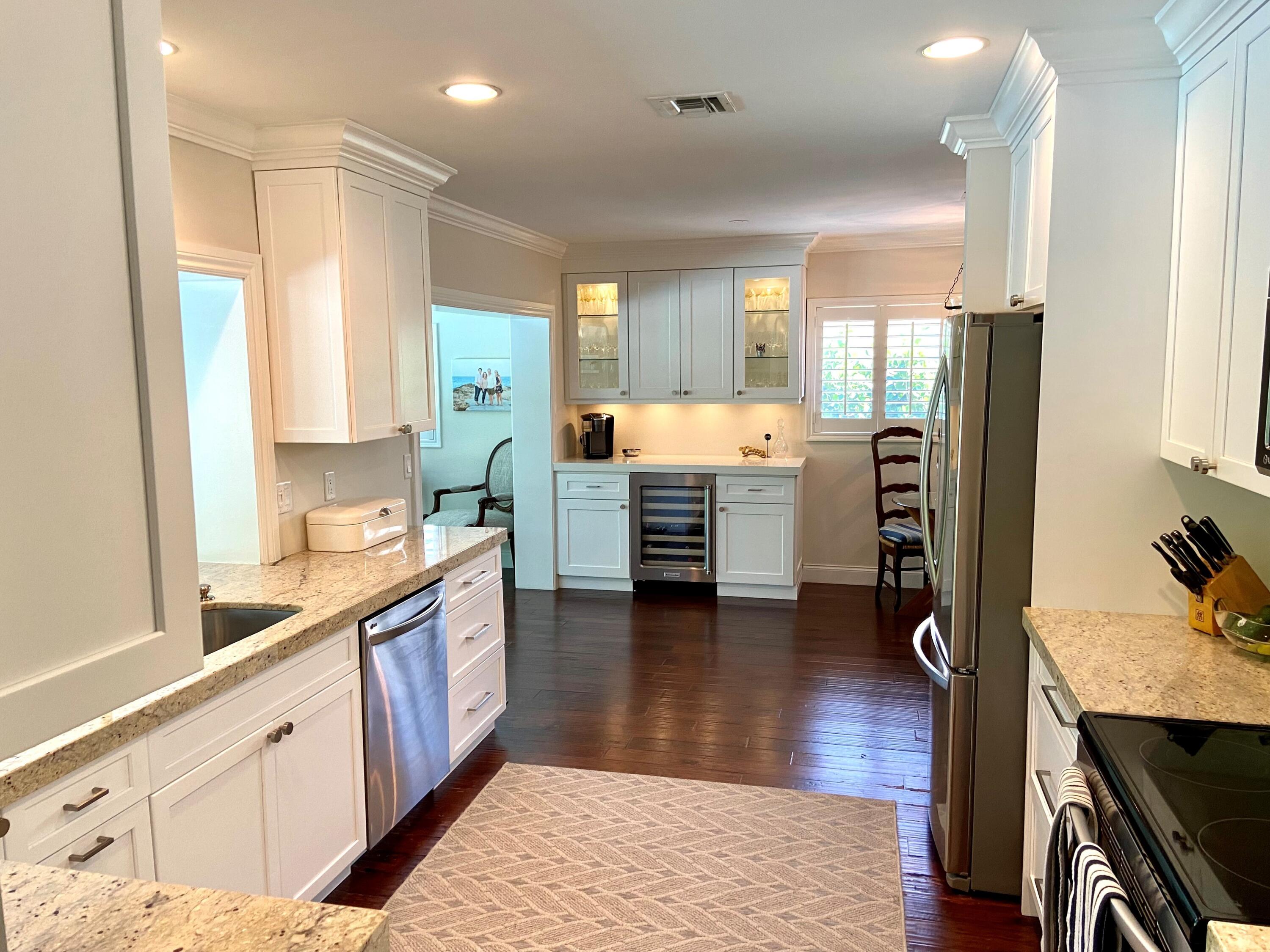 625 Elm Tree Lane Boca Raton, FL 33486 - Photo 20 of 34 Kitchen