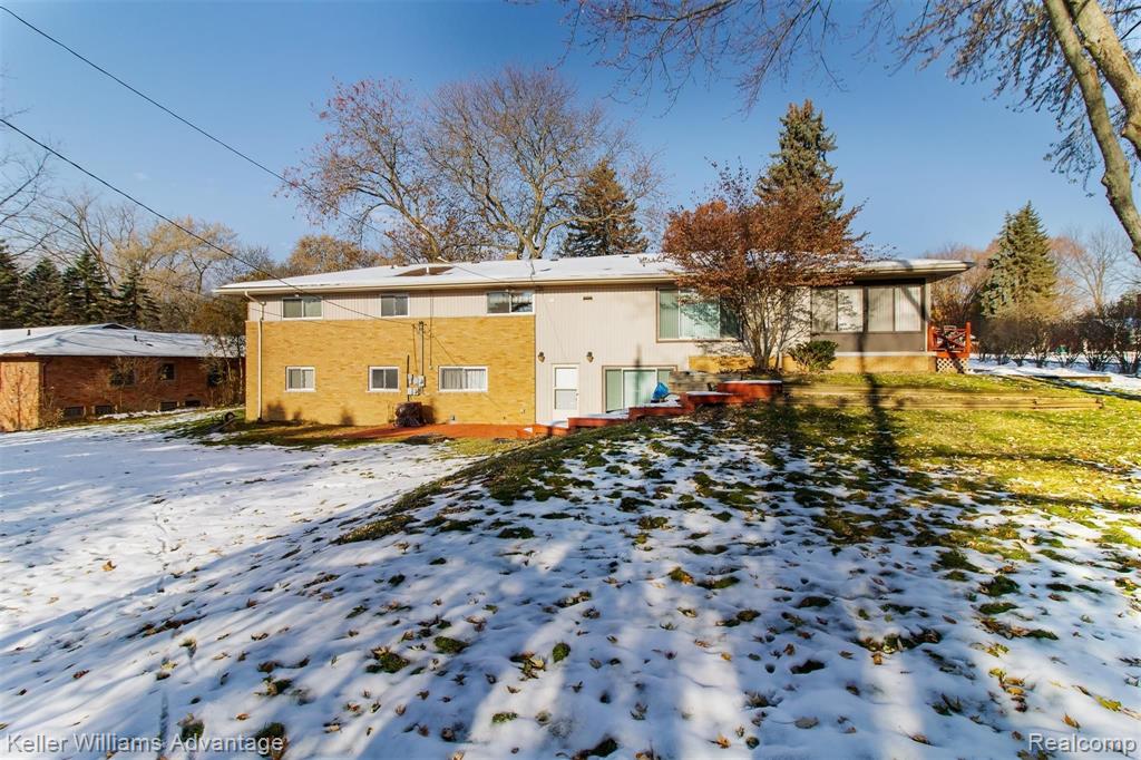 36221 West Lyman Road Farmington Hills, MI 48331 - Photo 2 of 32