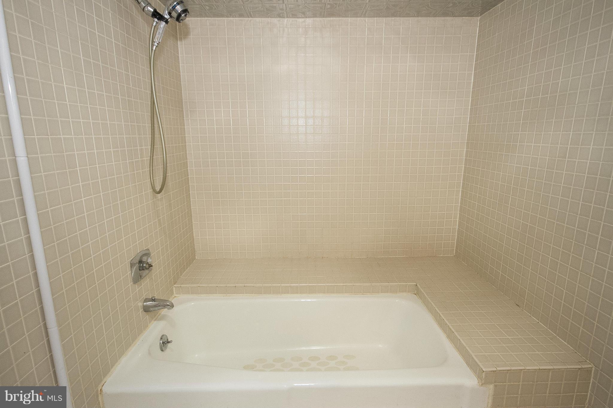 3604 Forest Hill Road Baltimore, MD 21207 - Photo 19 of 19 Bath