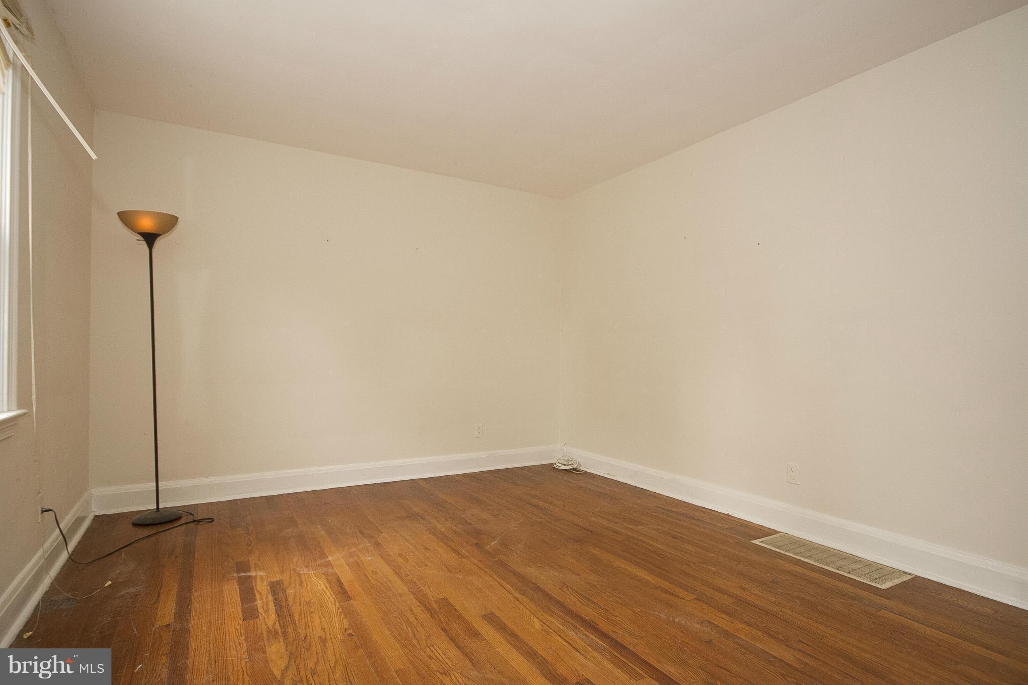 3604 Forest Hill Road Baltimore, MD 21207 - Photo 3 of 19 Living Room