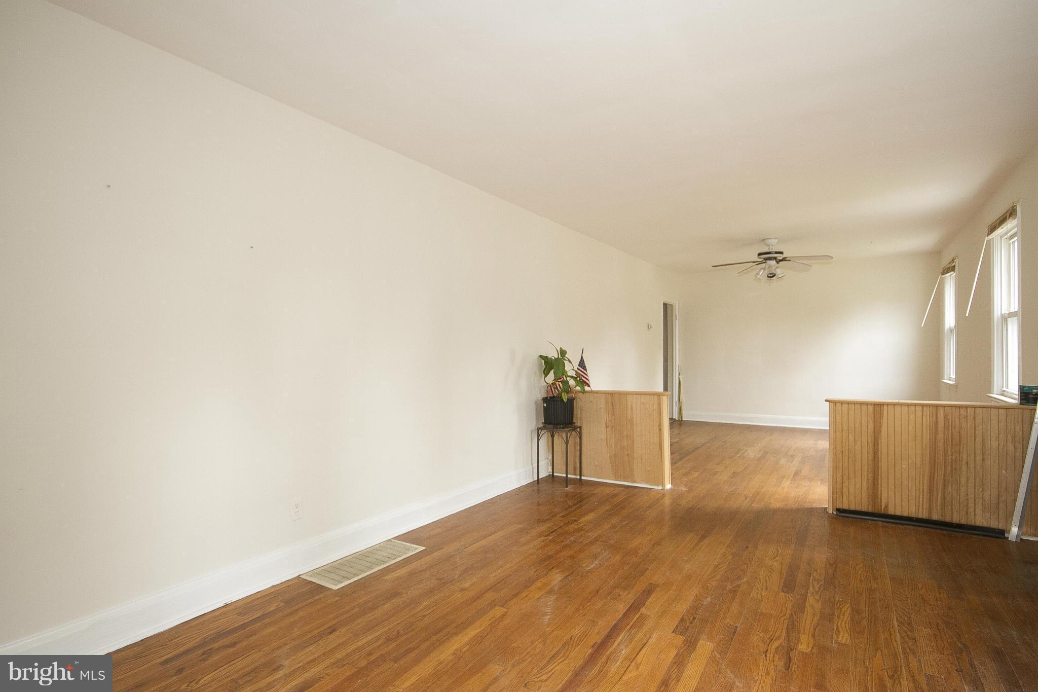 3604 Forest Hill Road Baltimore, MD 21207 - Photo 4 of 19 Living Room