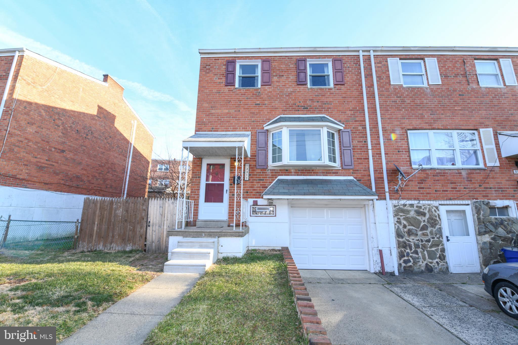 3317 Woodhaven Road Philadelphia, PA 19154 - Photo 1 of 27 Exterior front, Driveway & Garage