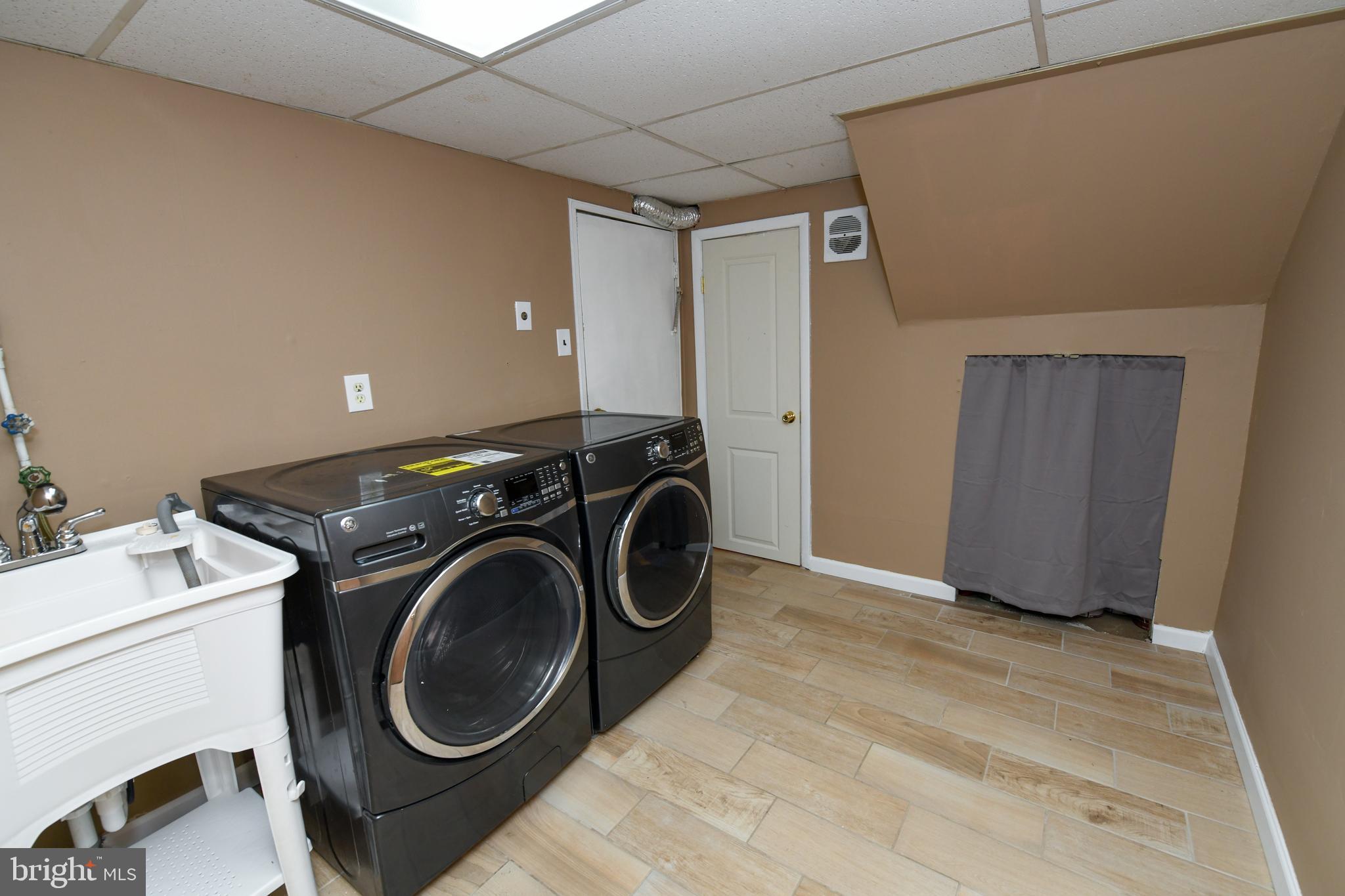3317 Woodhaven Road Philadelphia, PA 19154 - Photo 21 of 27 Laundry Room with New Floor