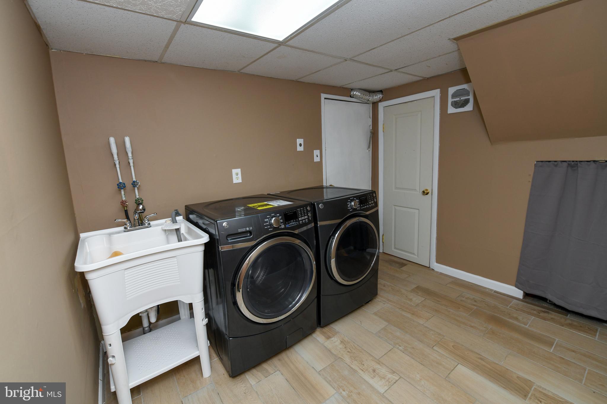 3317 Woodhaven Road Philadelphia, PA 19154 - Photo 22 of 27 Brand New Laundry Sink