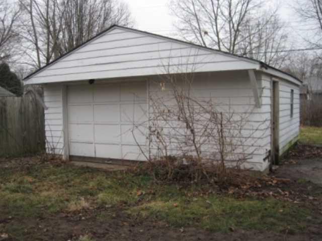 326 South Edgehill Road Indianapolis, IN 46241 - Photo 2 of 5
