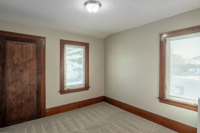 $2,100 | 890 Arkwright Street North, St. Paul, MN 55130