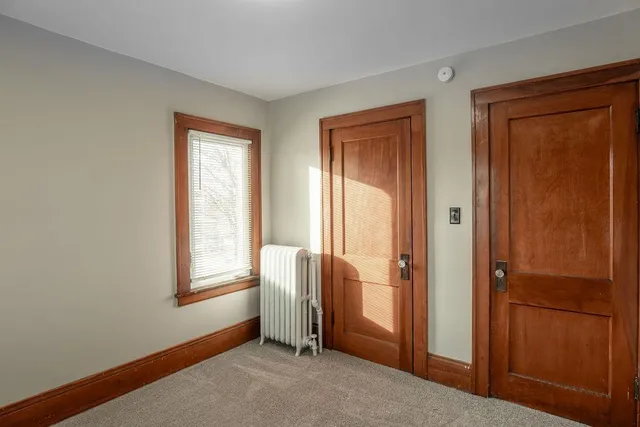 $2,100 | 890 Arkwright Street North, St. Paul, MN 55130