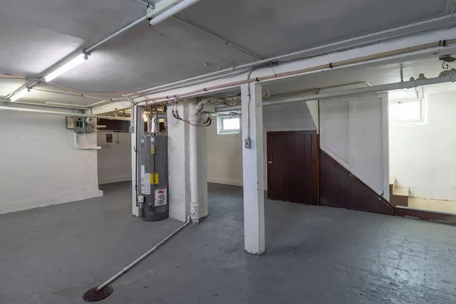 $2,100 | 890 Arkwright Street North, St. Paul, MN 55130