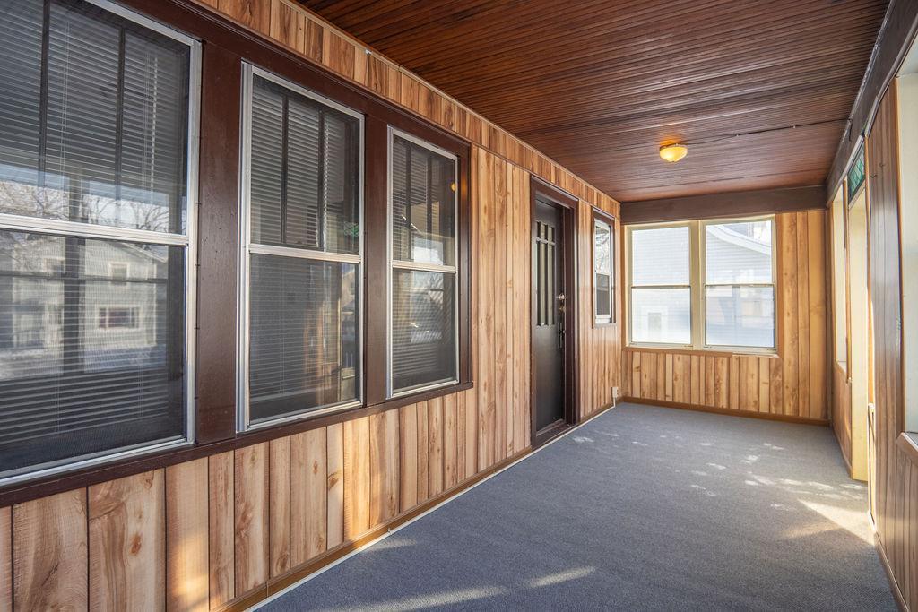 890 Arkwright Street North St. Paul, MN 55130 - Photo 3 of 25