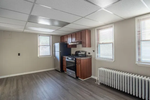 $2,100 | 890 Arkwright Street North, St. Paul, MN 55130