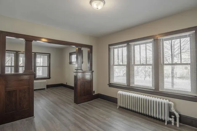 $2,100 | 890 Arkwright Street North, St. Paul, MN 55130