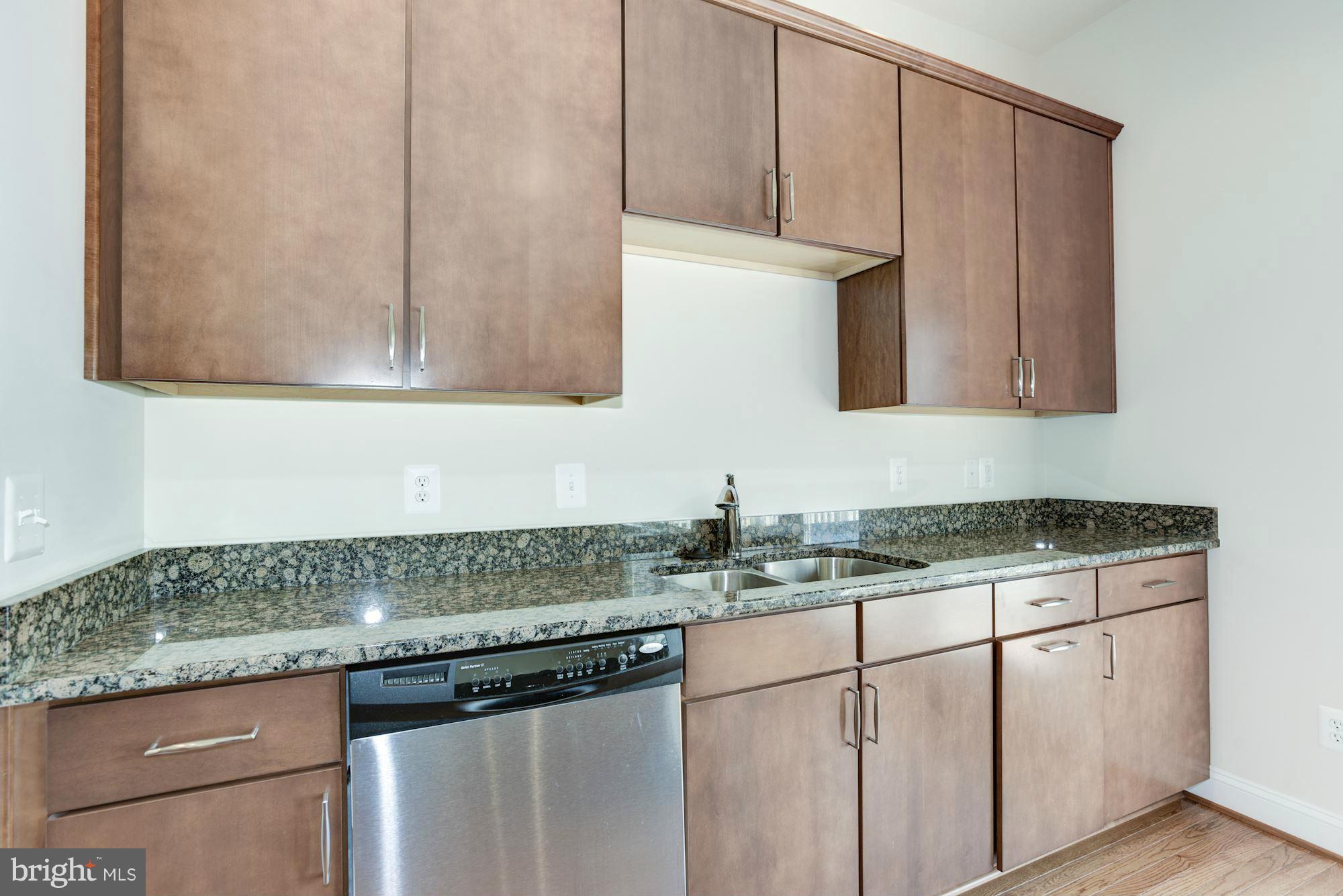 43374 Old Ryan Road Ashburn, VA 20148 - Photo 8 of 30 Kitchen