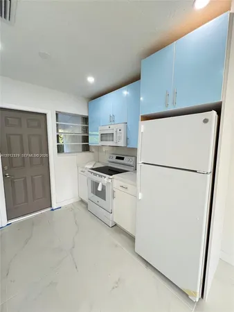 $2,800 | 15741 Northwest 38th Place, Unit 2, Miami Gardens, FL 33054