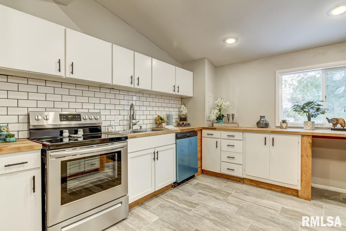 610 Kenyon Drive Springfield, IL 62704 - Photo 8 of 49 Gallery Image 8