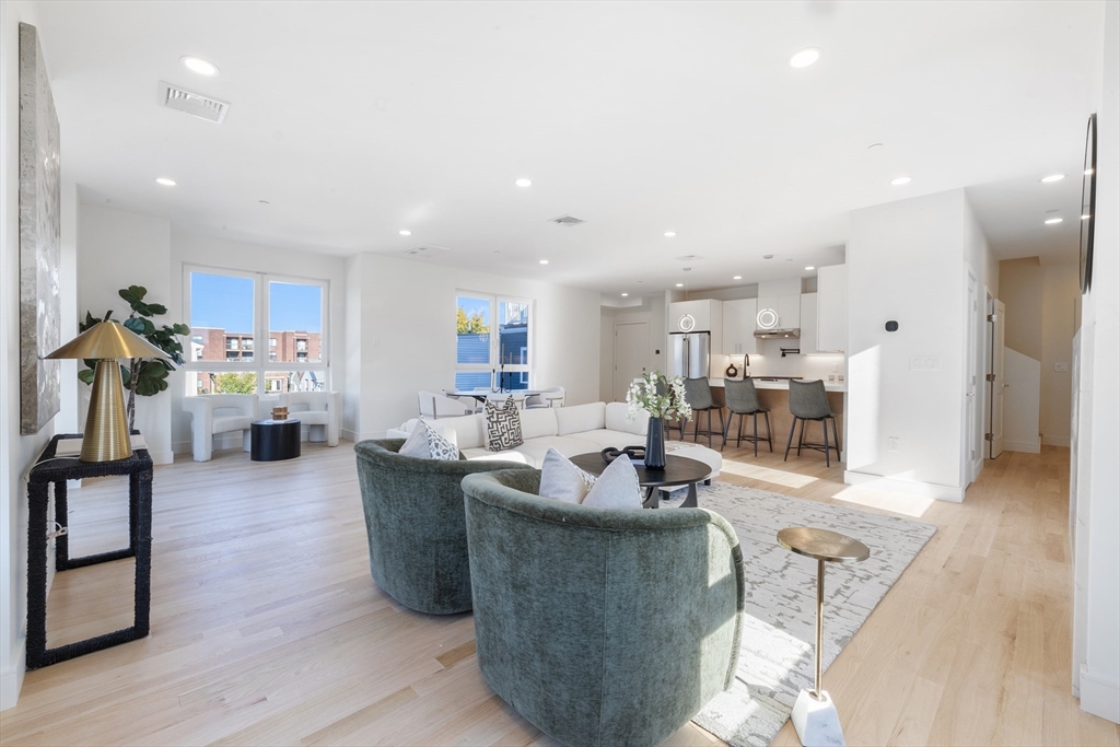 25 Everett Street, Unit 6 Boston, MA 02128 - Photo 3 of 27