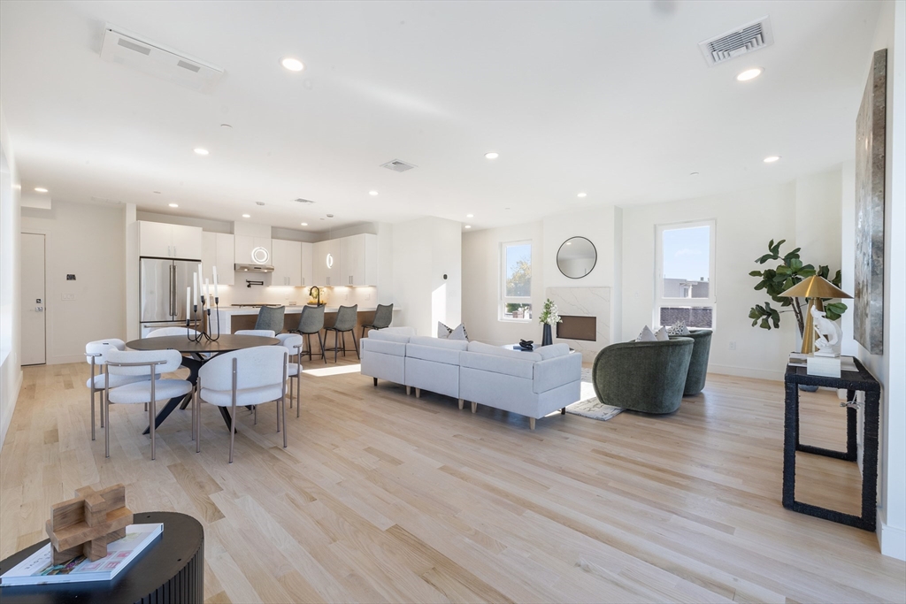 25 Everett Street, Unit 6 Boston, MA 02128 - Photo 4 of 27