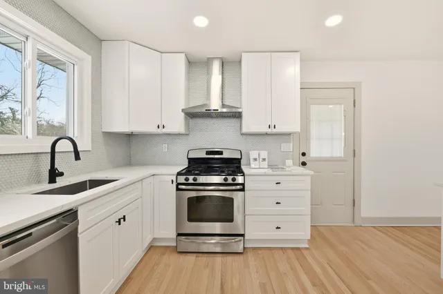 $469,900 | 5717 Colon Terrace, Temple Hills, MD 20748