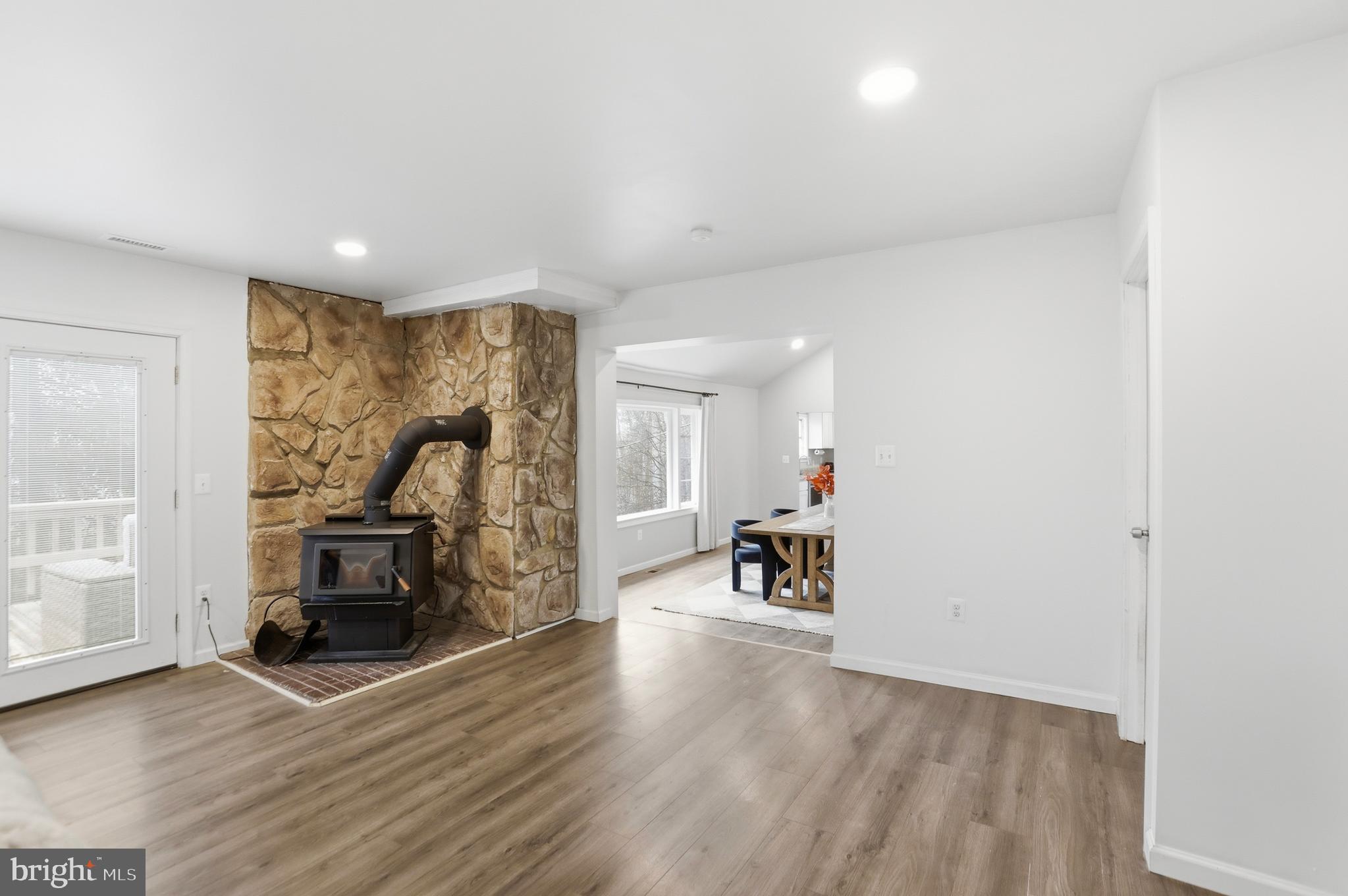 842 Valley View Road Harpers Ferry, WV 25425 - Photo 5 of 31