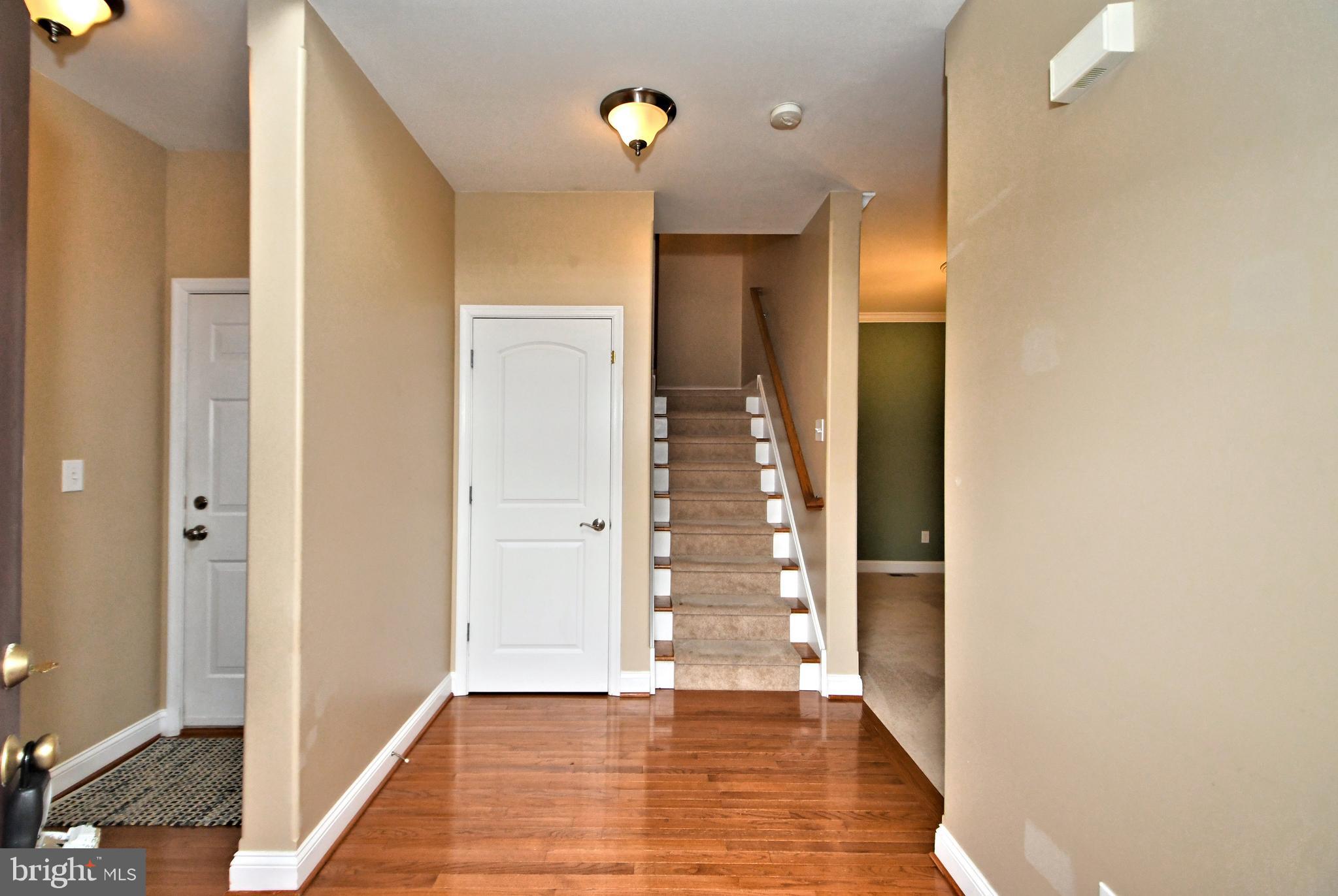 458 Buchanan Road Perkasie, PA 18944 - Photo 7 of 71 Foyer Entrance