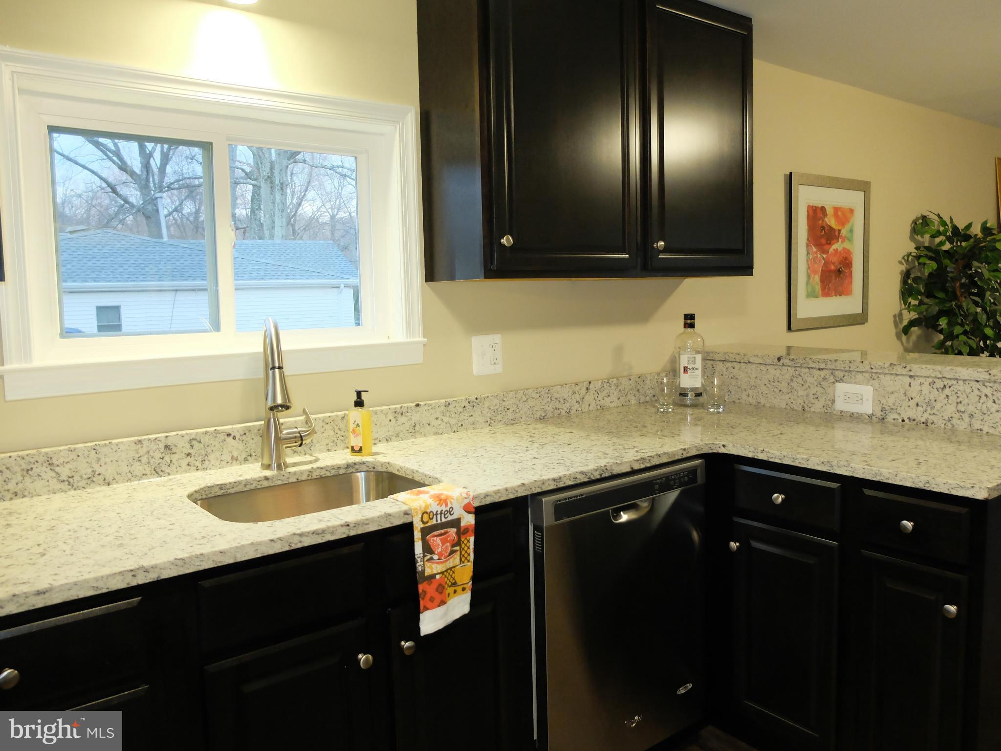 308 Cambridge Road Pasadena, MD 21122 - Photo 16 of 30 Kitchen