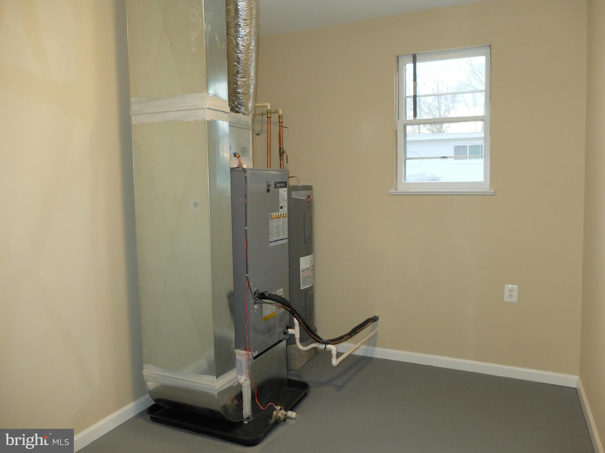 308 Cambridge Road Pasadena, MD 21122 - Photo 19 of 30 Interior (General)