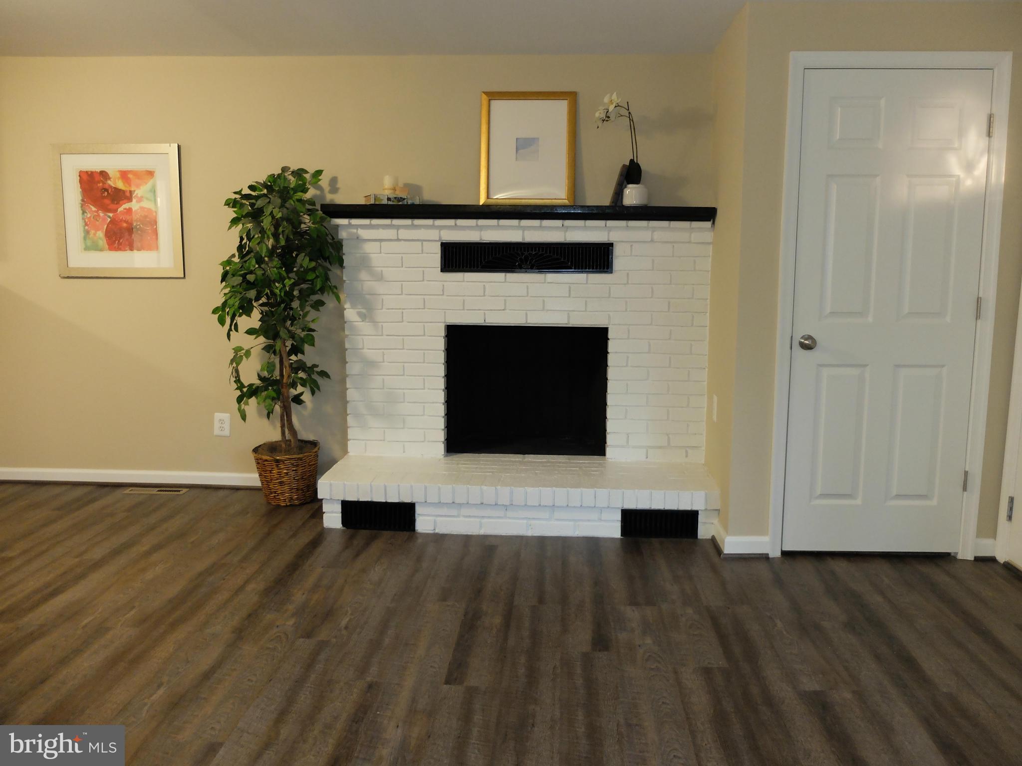 308 Cambridge Road Pasadena, MD 21122 - Photo 10 of 30 Interior (General)