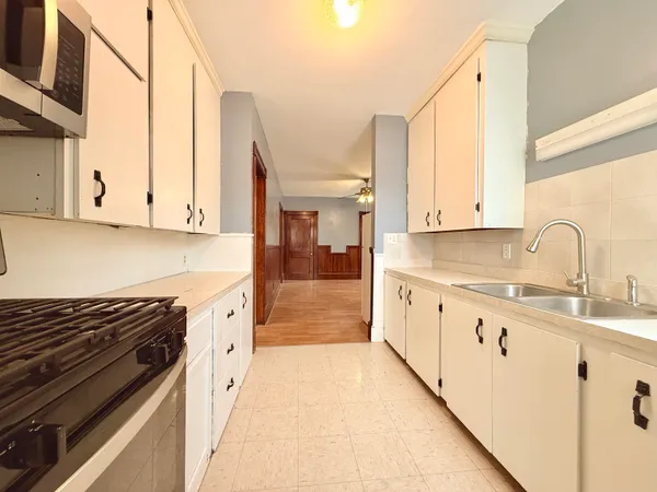 $2,150 | 603 Silver Street, Unit 2R, Manchester, NH 03103
