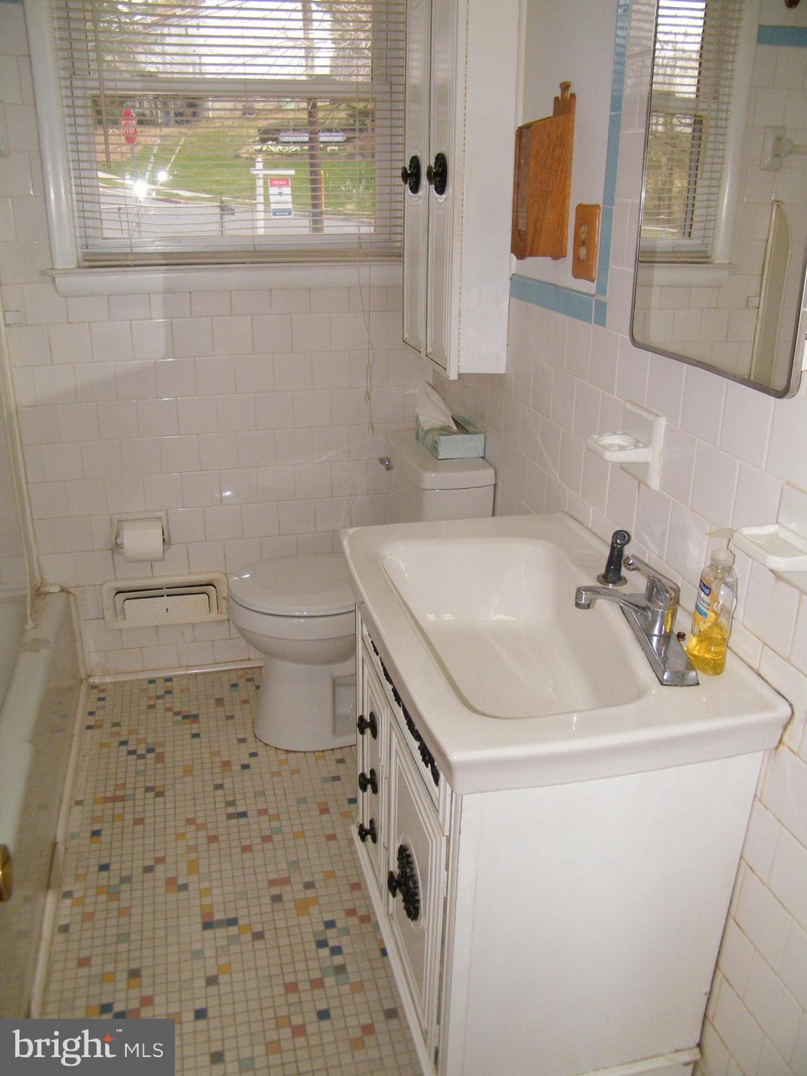 26 South Ritters Lane Owings Mills, MD 21117 - Photo 14 of 29 Bathroom