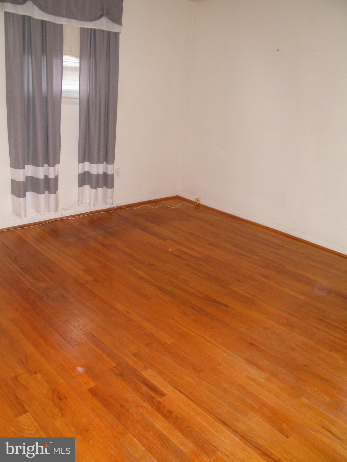 26 South Ritters Lane Owings Mills, MD 21117 - Photo 17 of 29 Bedroom 1