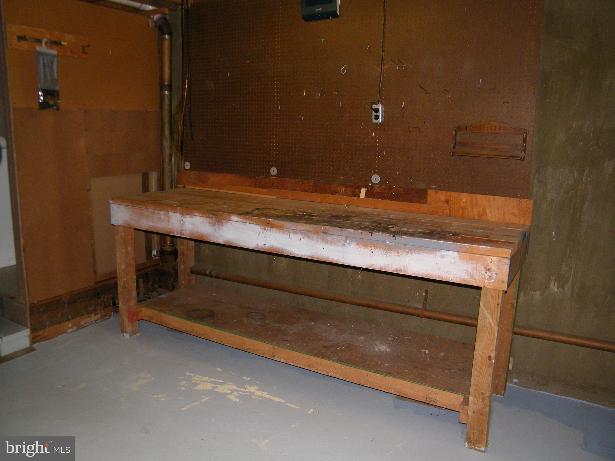 26 South Ritters Lane Owings Mills, MD 21117 - Photo 22 of 29 Workshop table