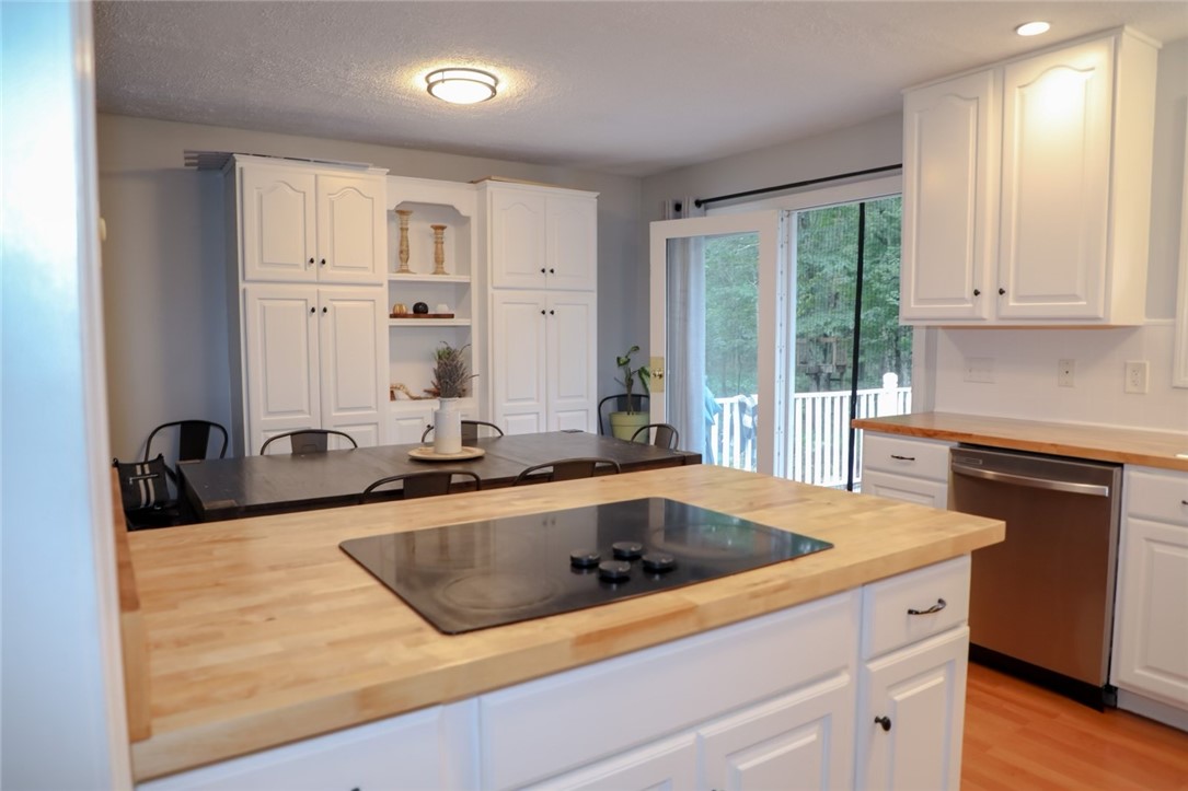 1007 Fish Hill Road Coventry, RI 02816 - Photo 9 of 27