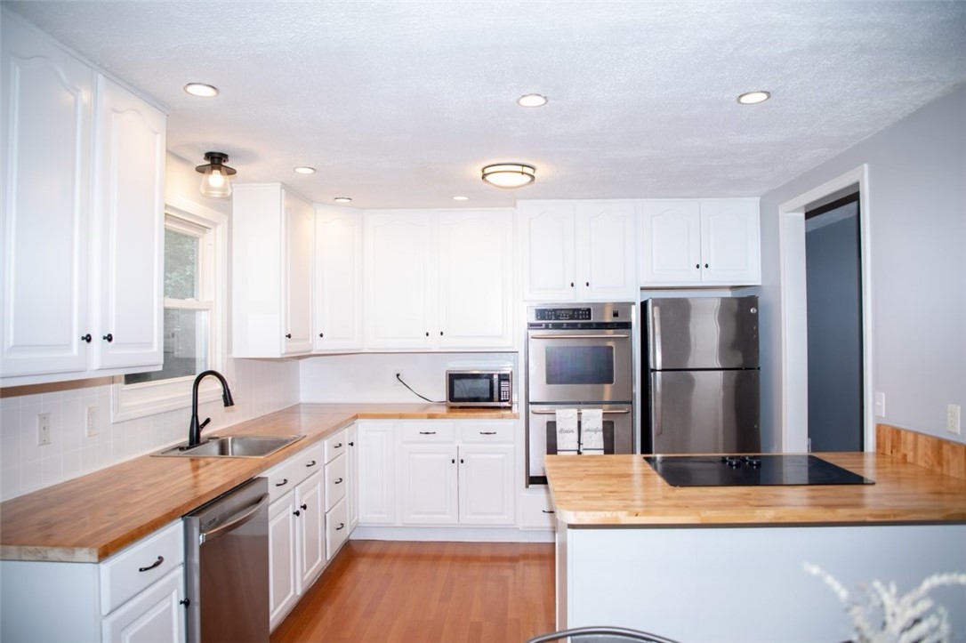 1007 Fish Hill Road Coventry, RI 02816 - Photo 10 of 27