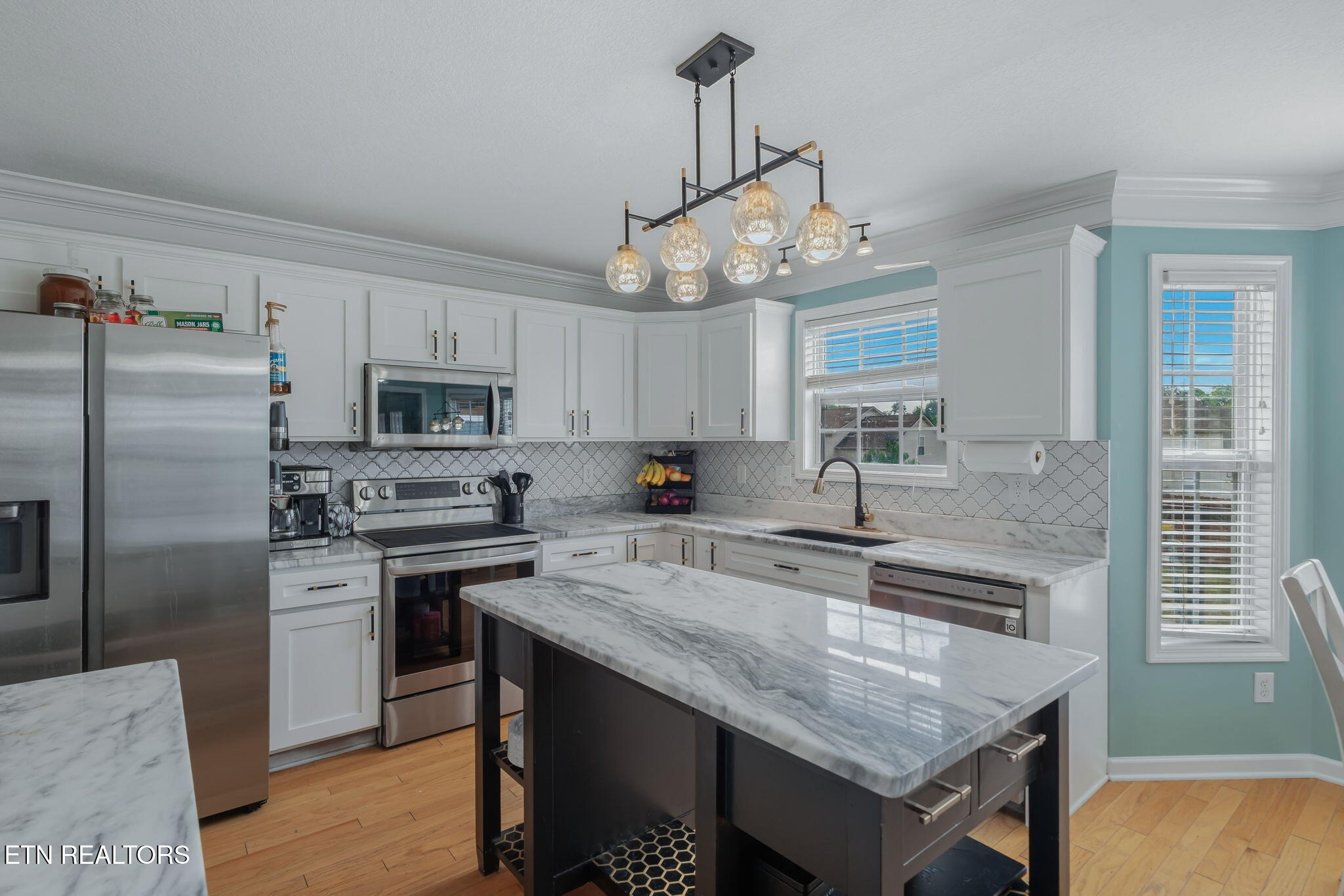 2135 Cedargreens Road Knoxville, TN 37924 - Photo 12 of 41 Quartzite Countertops