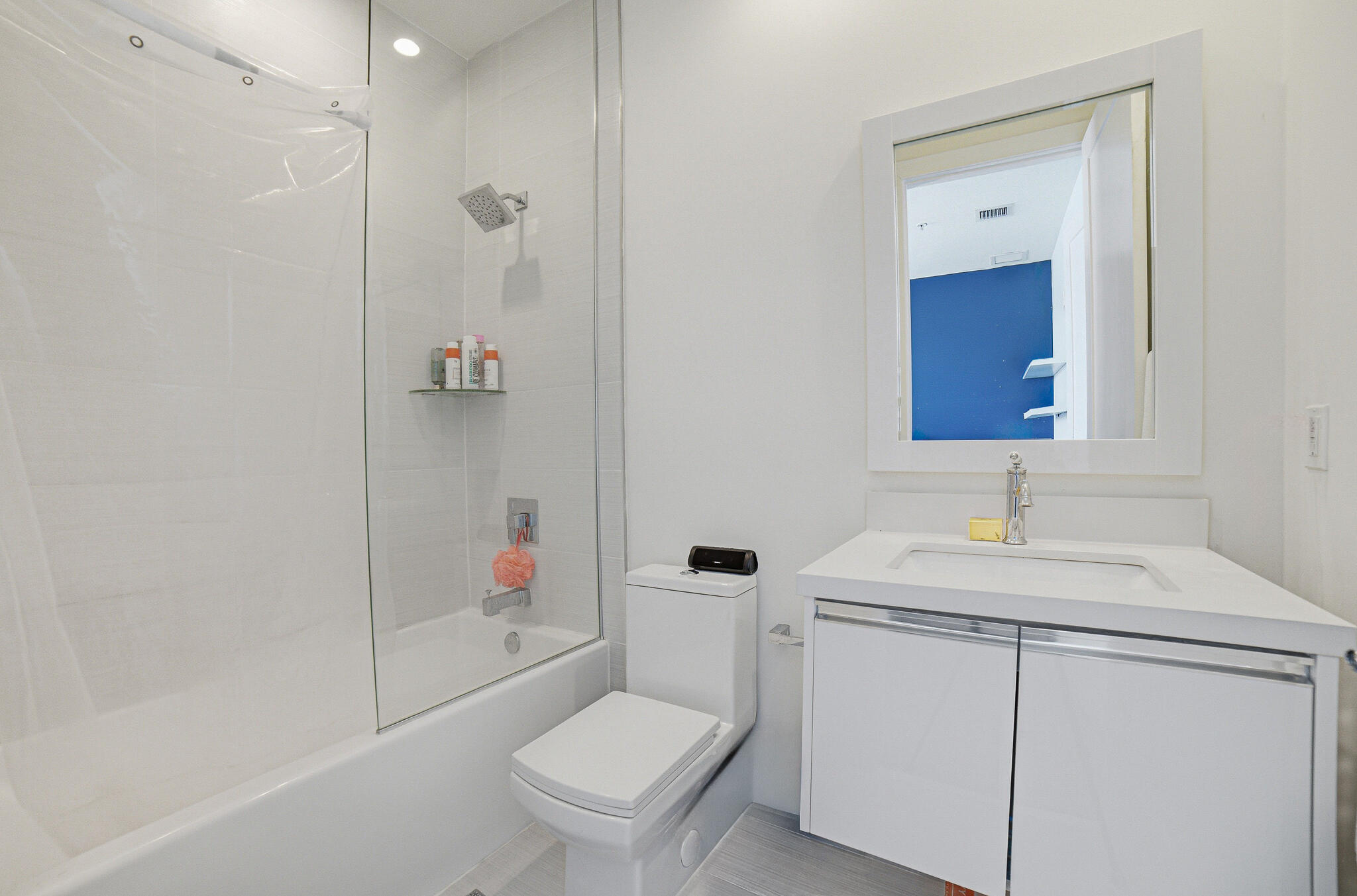 6415 Northwest 102nd Path, Unit 201 Miami, FL 33178 - Photo 17 of 38 Bathroom