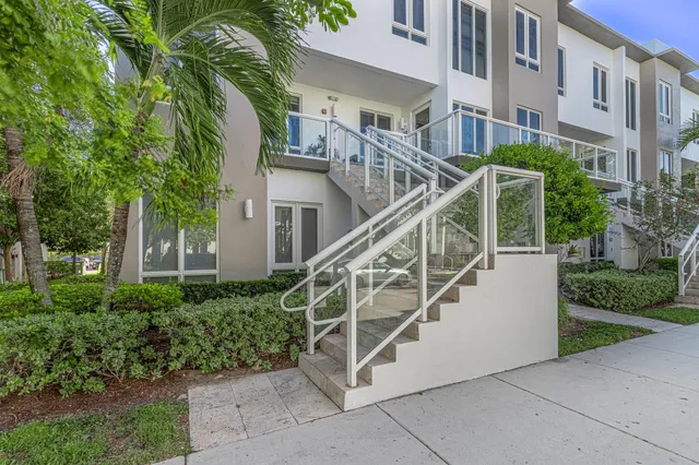 $565,000 | 6415 Northwest 102nd Path, Unit 201, Miami, FL 33178