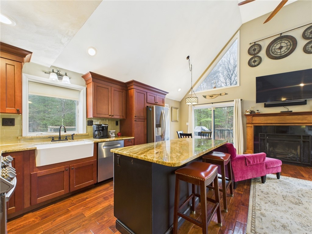 92 Black Plain Road Exeter, RI 02822 - Photo 5 of 36