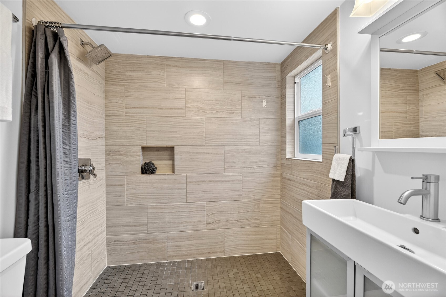 3528 Southwest 98th Street Seattle, WA 98126 - Photo 13 of 35