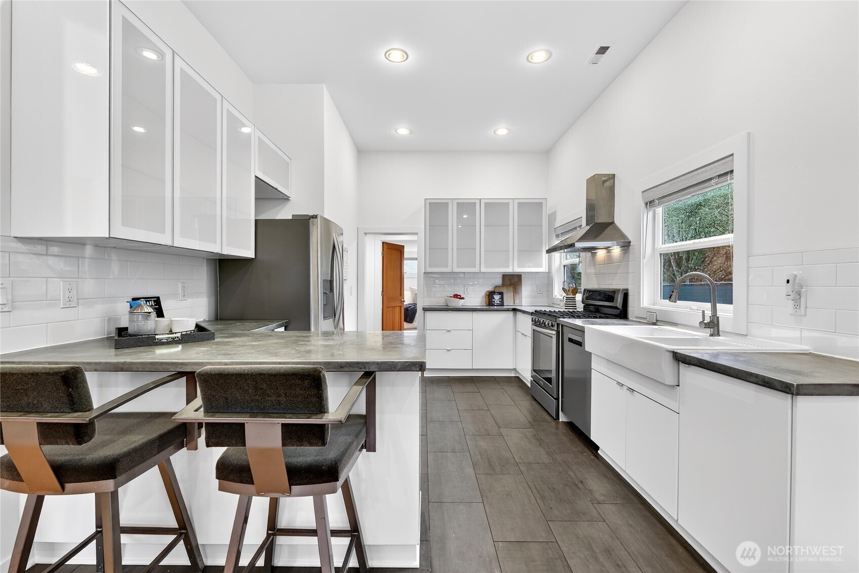 3528 Southwest 98th Street Seattle, WA 98126 - Photo 6 of 35