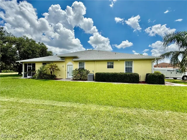 $245,000 | 19933 Lake Vista Circle, Lehigh Acres, FL 33936