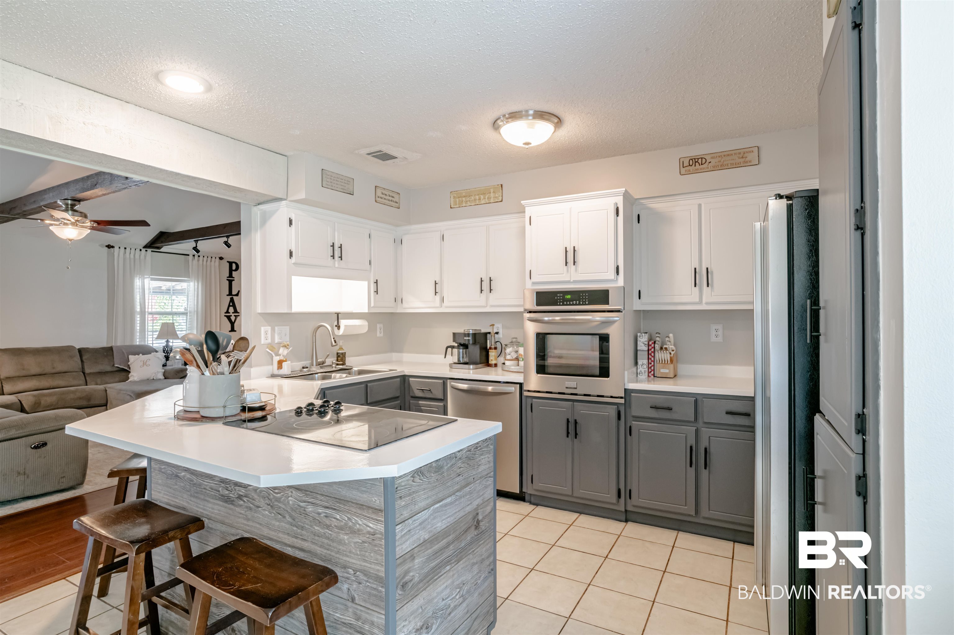 4250 Honey Court Mobile, AL 36619 - Photo 12 of 34 Breakfast Bar