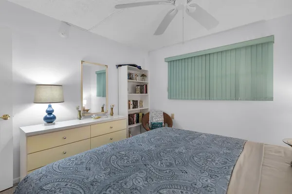 $529,990 | 201 East Ocean Drive, Unit 1211, Key Colony Beach, FL 33051